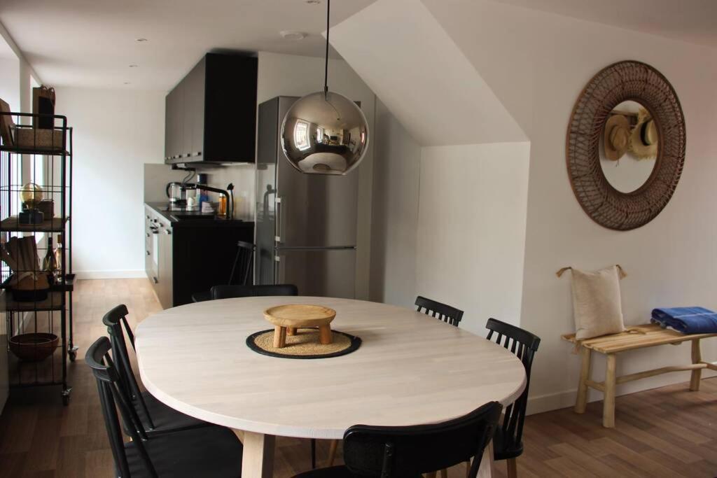 A Stylish Apartment In The Centre Of Town Montreuil  Exteriör bild